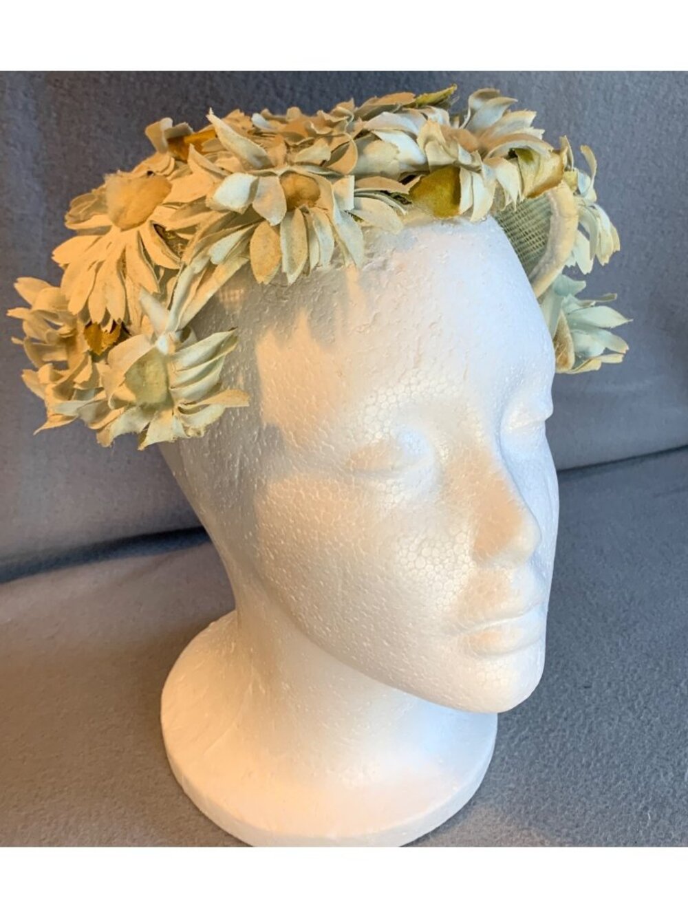 Ladies Daisy Flower Hat with Velvet Bow & Trim Vintage